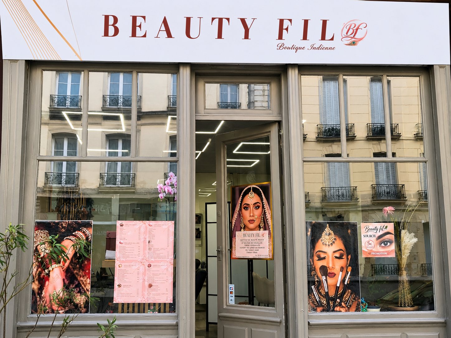 La devanture de Beauty Fil, rue de Noailles : l'enseigne « Beauty Fil, boutique indienne » au-dessus des vitrines